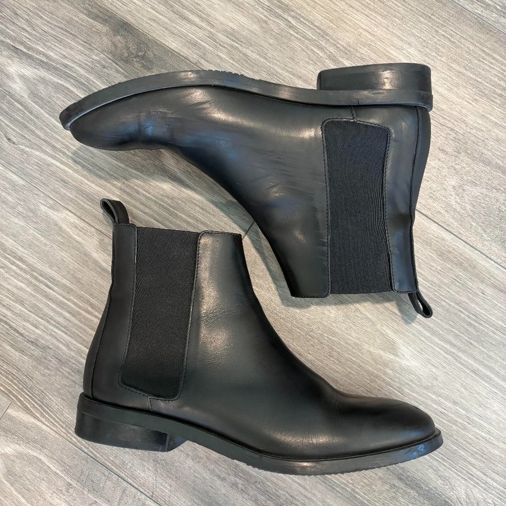 Everlane Black Leather Chelsea Boots